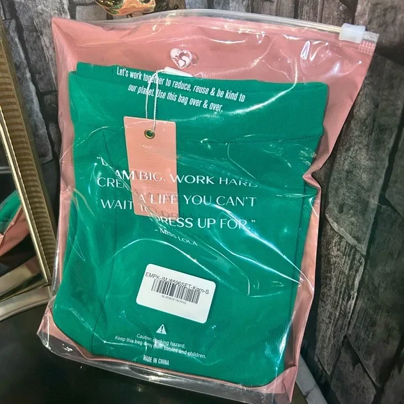 Green Ribbed 2PC Workout Set - Picture 11 of 11